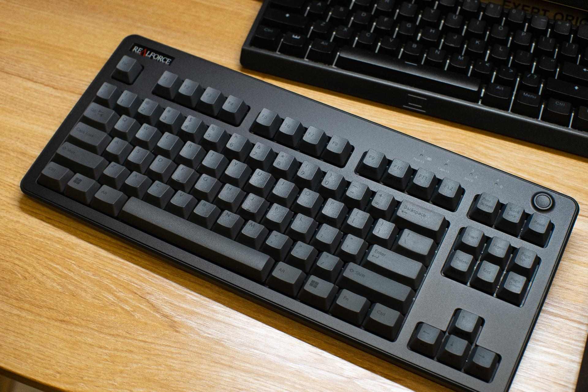 【心得】終究還是靜電容頂點Realforce R3 wireless @電腦應用綜合討論 哈啦板 - 巴哈姆特