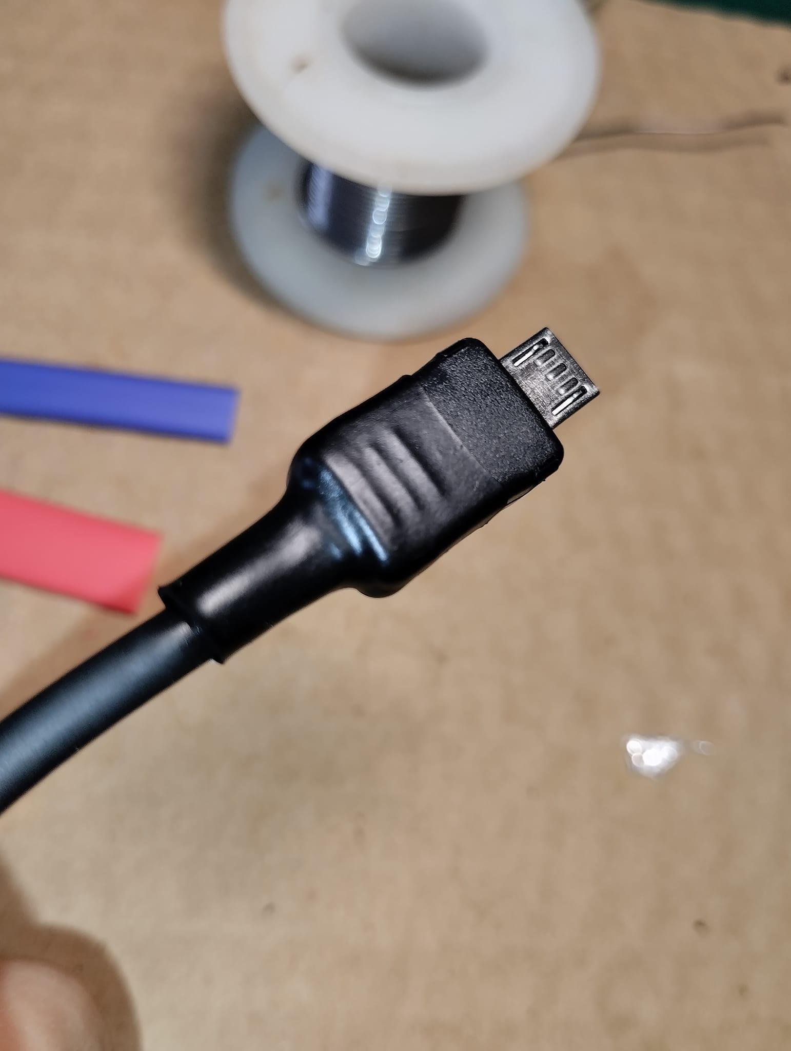 【心得】利用電子零件維修損毀的 Micro USB 插頭 @電腦應用綜合討論 哈啦板 - 巴哈姆特