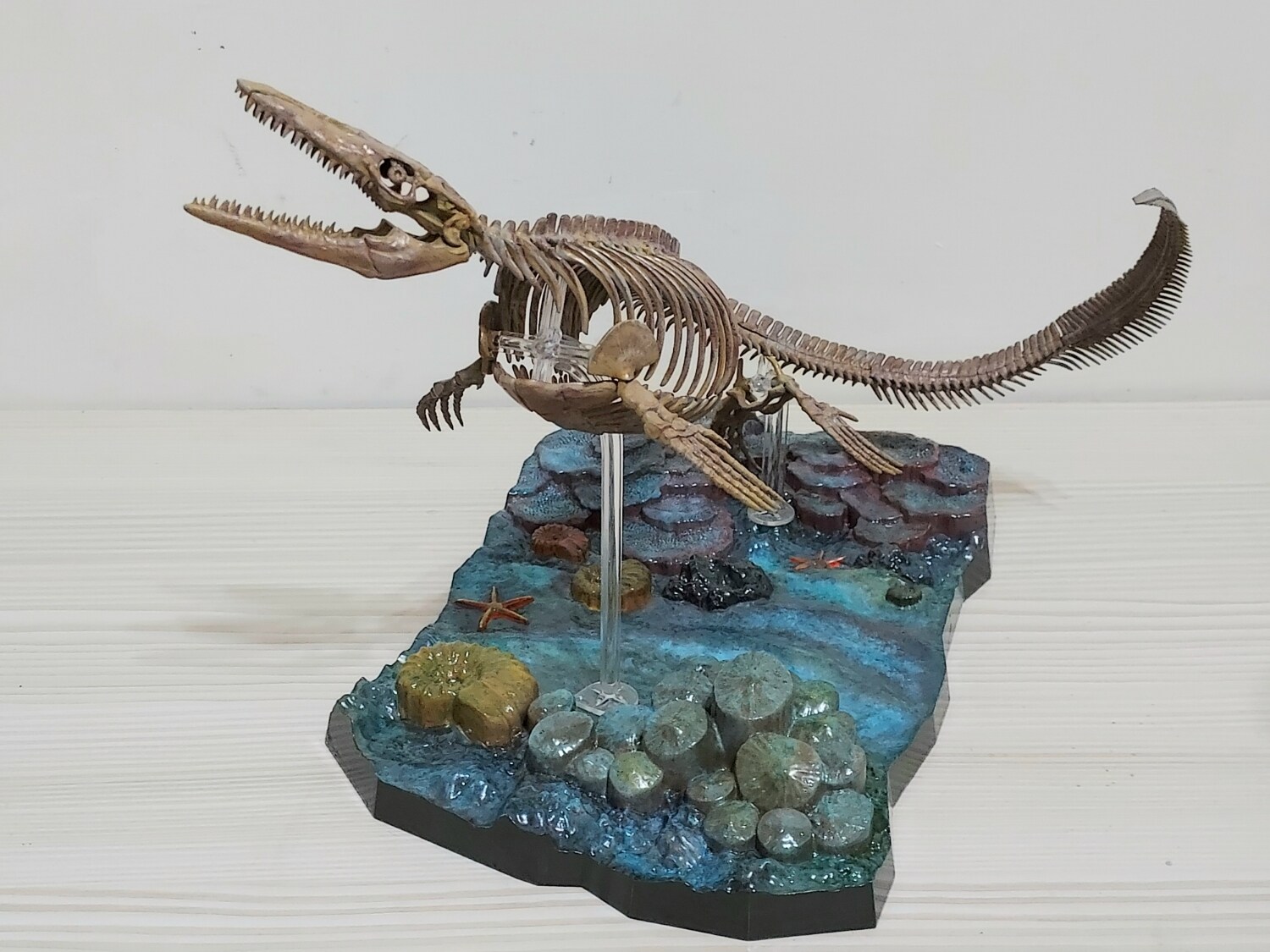 【作品分享】酋長漆噴塗第二十四彈 萬代 Bandai 幻想骨骼 1／32 滄龍 Mosasaurus @模型技術與資訊 哈啦板 - 巴哈姆特