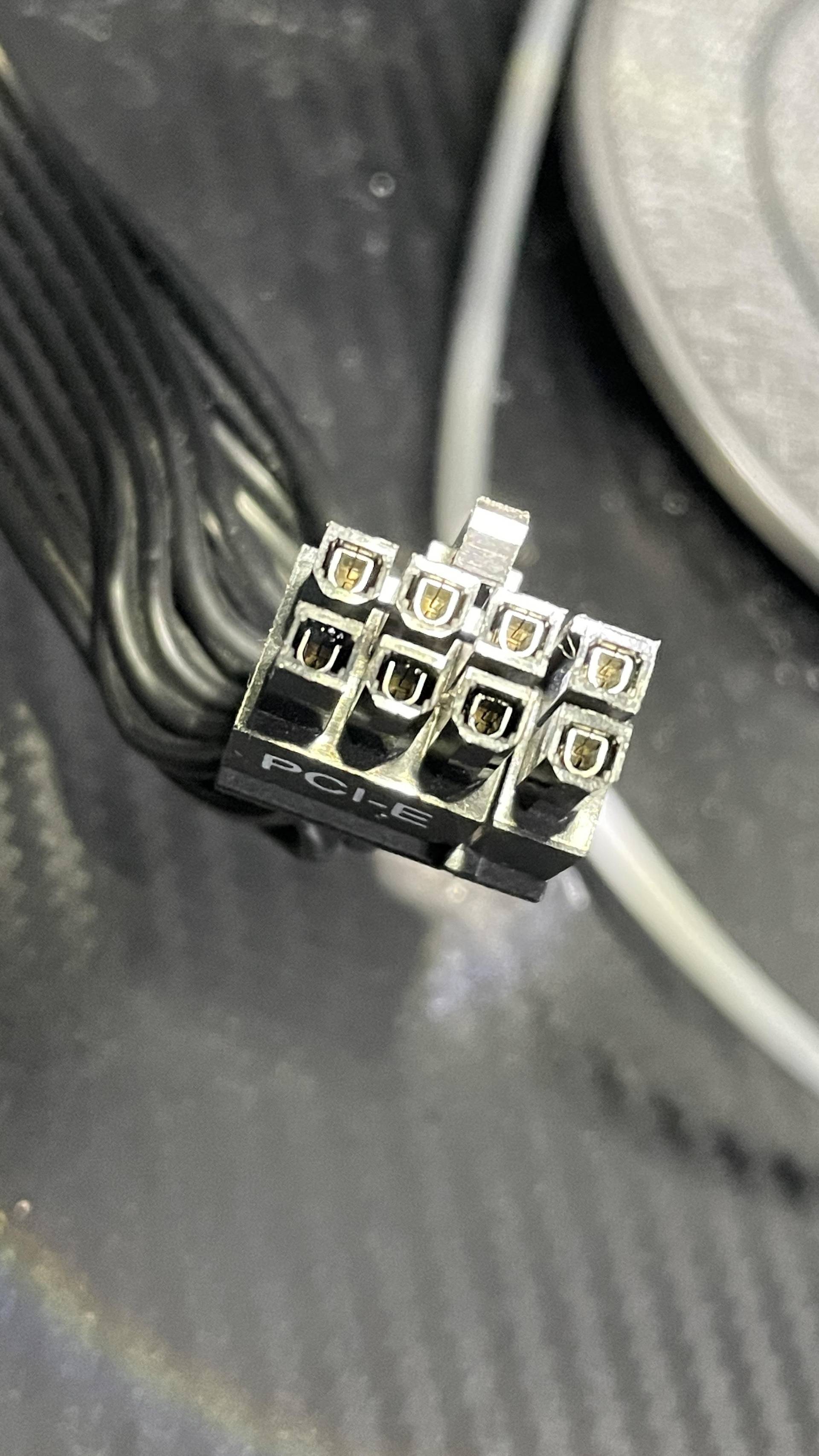 【問題】顯卡玩遊戲當機 & 電源接口LED亮起 @電腦應用綜合討論 哈啦板 - 巴哈姆特