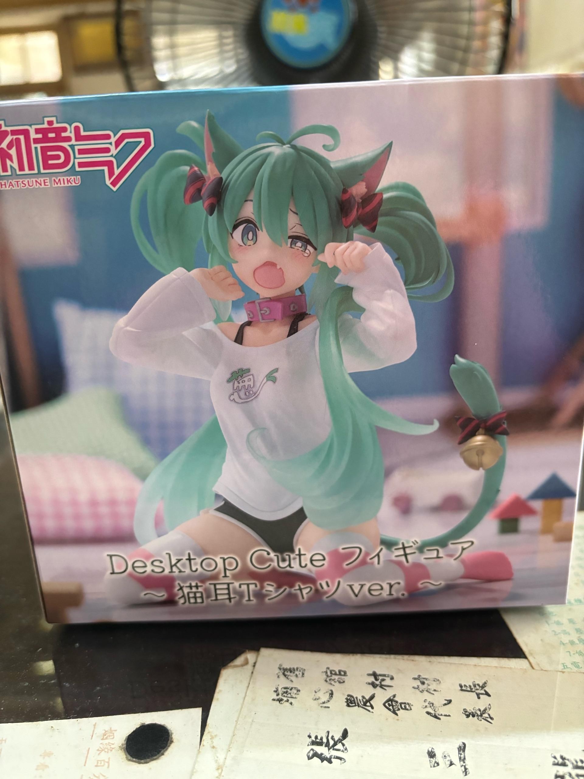 心得】「惡魔醬不專業開箱」TAITO 初音未來Desktop Cute 猫耳T恤