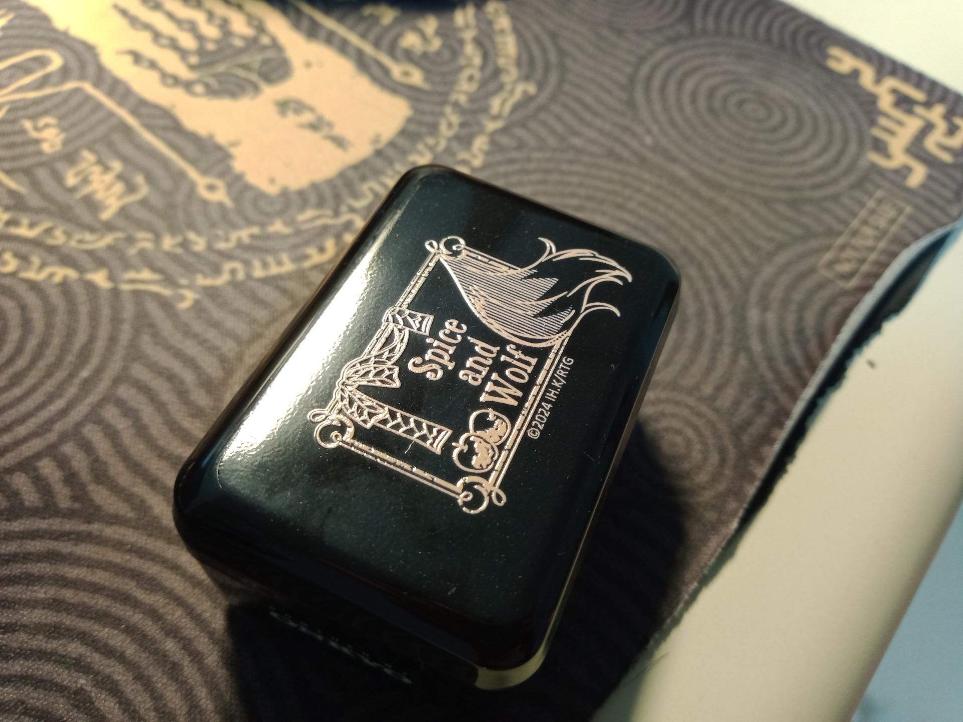 心得】ONKYO x 狼と香辛料CP-TWS01A 聯名耳機開箱@狼與辛香料哈啦板