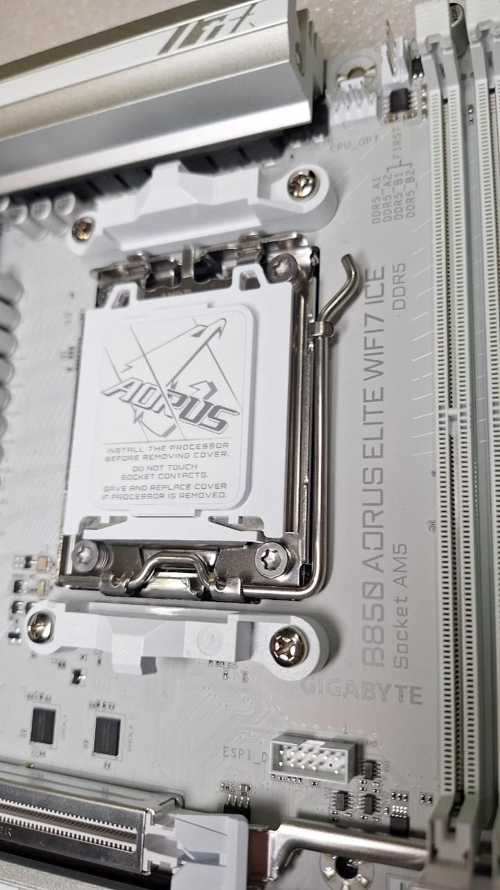 【心得】GIGABYTE B850 AORUS ELITE WIFI7 ICE 開箱心得 @電腦應用綜合討論 哈啦板 - 巴哈姆特