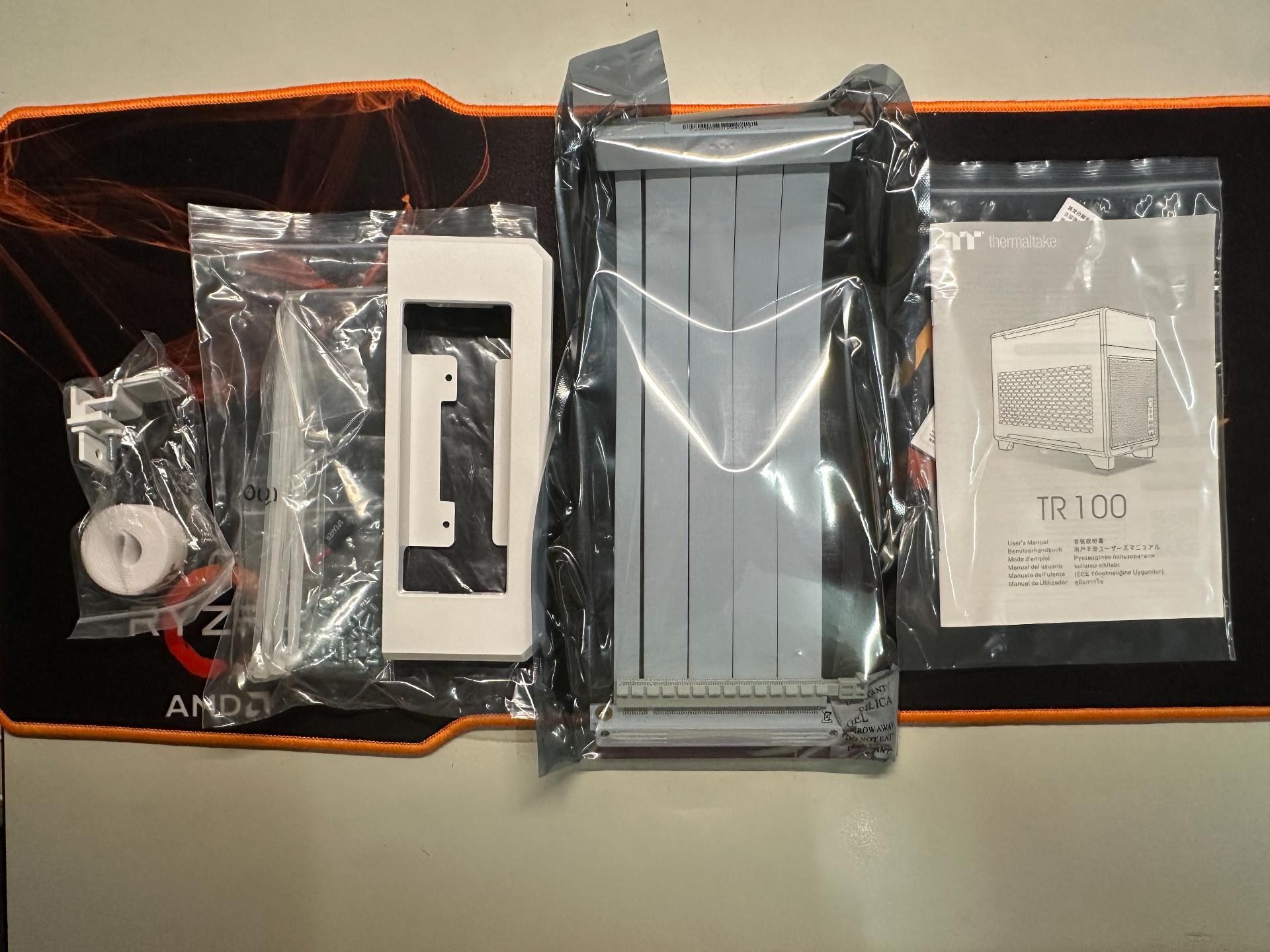 【心得】TT TR100 Snow ITX機殼純開箱 @電腦應用綜合討論 哈啦板 - 巴哈姆特