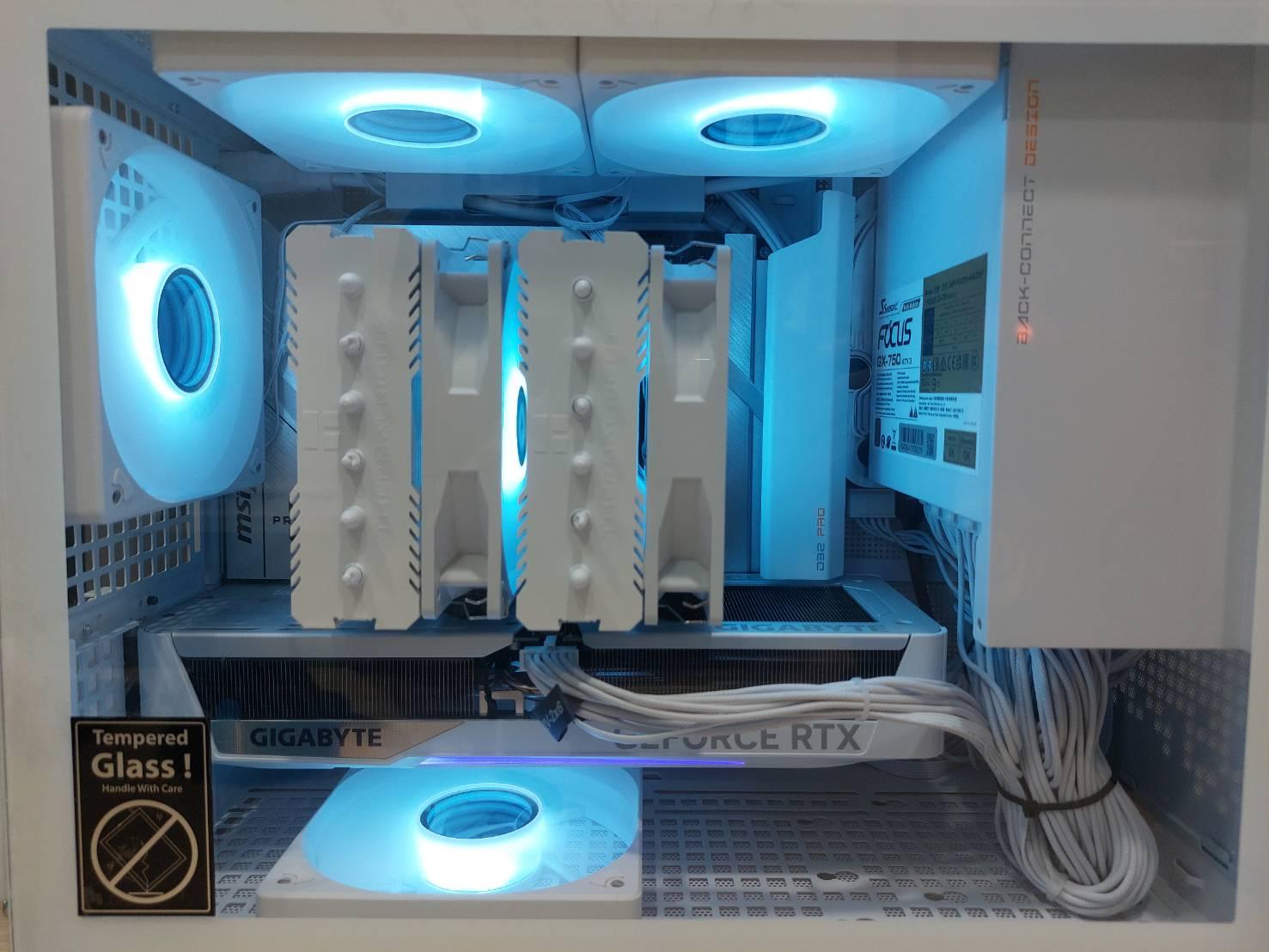 【PC分享】2025新手買桌機(55k全白主機分享！) - graphito45的創作 - 巴哈姆特