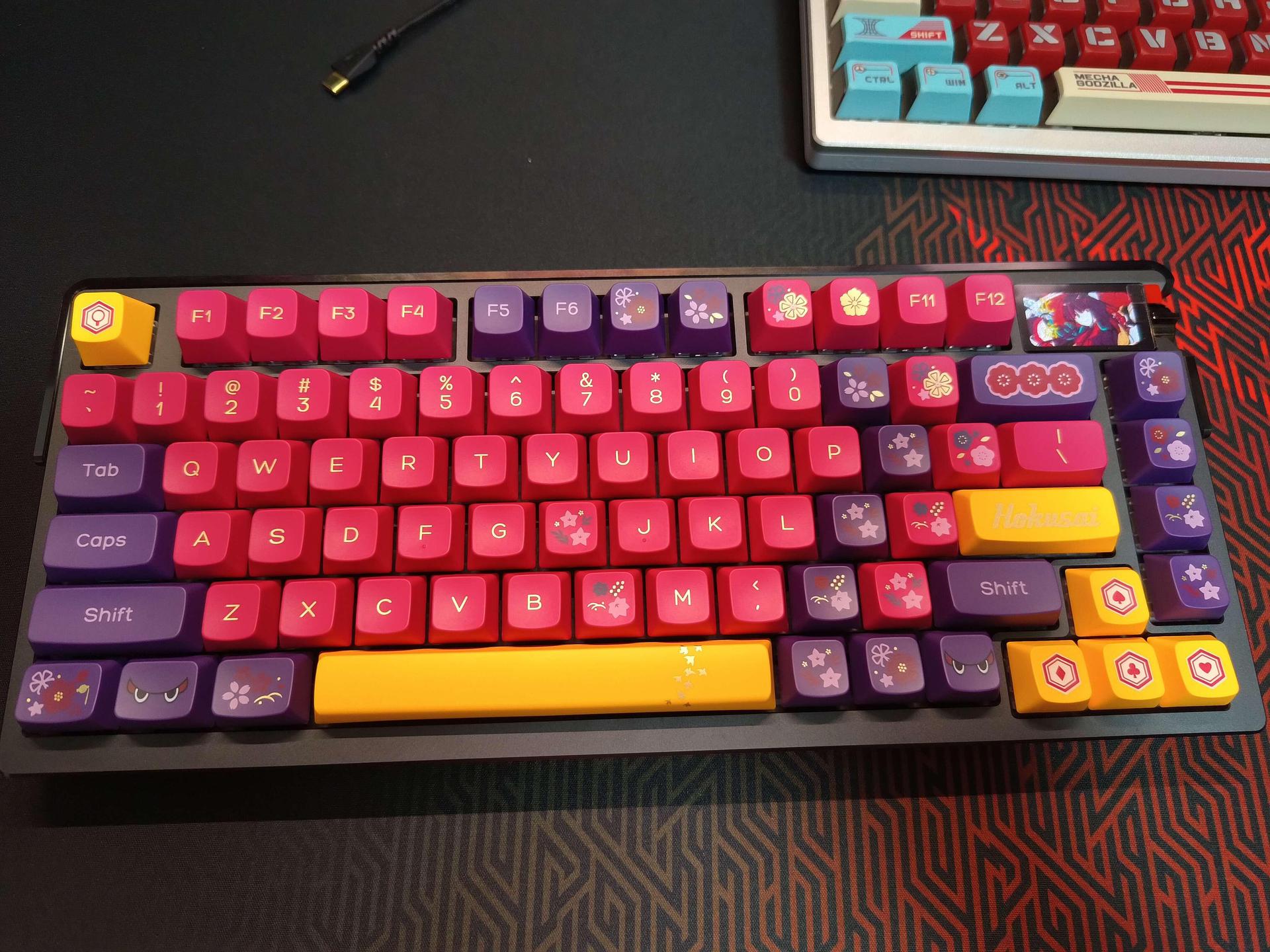 開箱】頑皮匠| 雨宮香奈北齋之女鍵帽同場加映Irocks K103R 莓紅軸宇治